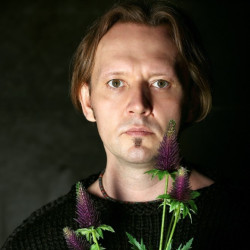 Антон Арцев