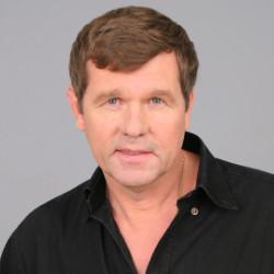Александр Новиков
