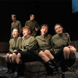 Cцена из «Надежда, вера и любовь...»