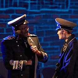 Cцена из «Нью-Йорк. 80-е. Мы! Театр Стаса Намина»