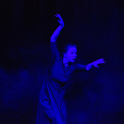 Cцена из «Счастье на песке»