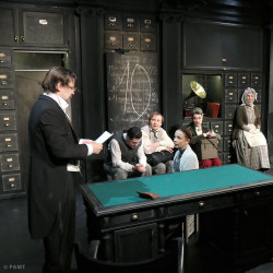 Cцена из «Свои люди – сочтемся»