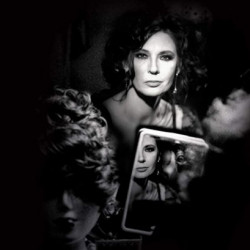 Cцена из «Театр»