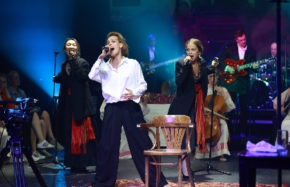 Scene from «Прощай»