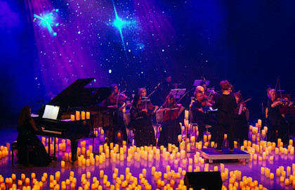 Новогодний шоу-концерт в сиянии тысячи свечей