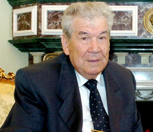 Мустай Карим