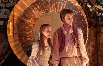 Путешествие по ту сторону часов. АЯтеатр