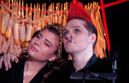 Cцена из «Три петуха для Рябы»