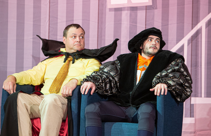 Scene from «Примадонны»