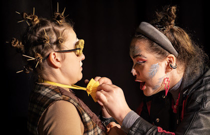 Сказка о том, как Лисёнок дружить учился