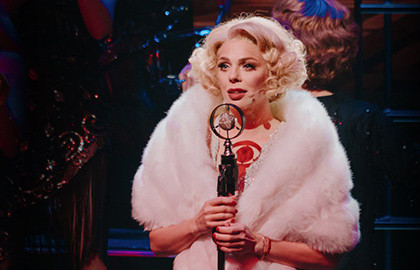 В джазе только девушки