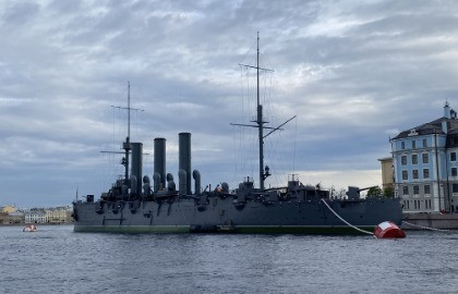 Юмористическая автобусная экскурсия по Петербургу: «2 в 1» с комиком и гидом