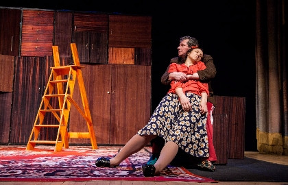 Cцена из «Сеанс гипноза для семейной пары»