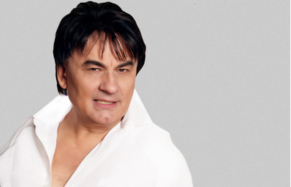 Александр Серов