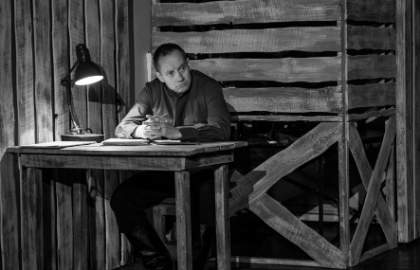 Scene from «По снегу... Колымские рассказы»