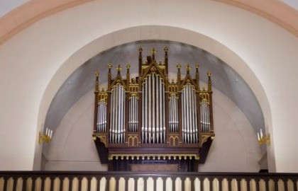 Орган и саксофон при свечах: ночные огни двух Америк