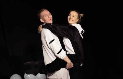 Дед Мороз и Снегурочка в сказке о дружбе Тигрёнка и Медвежонка