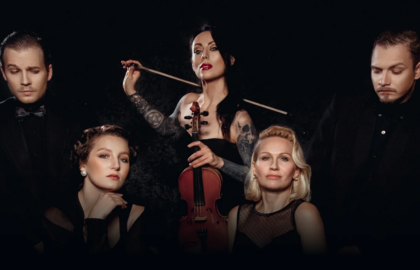 Scene from «Женщины»