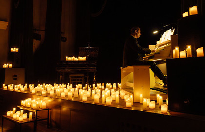 Орган и Дудук при свечах