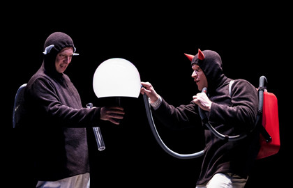 Испанский театр мыльных пузырей CLINC (Порт-Авентура)