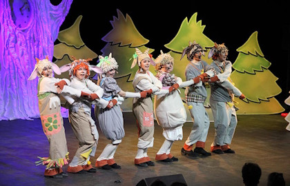 Волк и семеро козлят в гостях у Деда Мороза