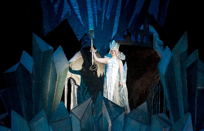 Снежная королева (на сцене ДМТЮА)
