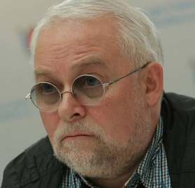 Александр Петров