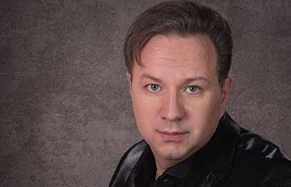 Александр Захаров