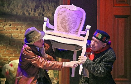 Scene from «Двенадцать стульев»