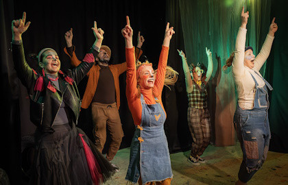 Сказка о том, как Лисёнок дружить учился