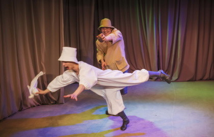 Cцена из «Камень-Ножницы-Бумага»