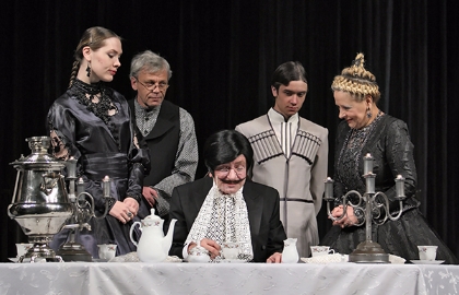 Cцена из «Дядюшкин сон»