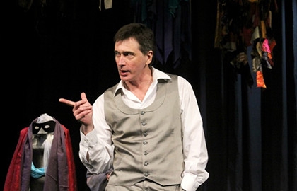 Scene from «Деревья умирают стоя»