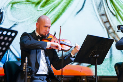 Artfonix. "Басни Крылова" с живой музыкой и чтецом