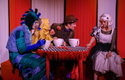 Алиса в стране чудес