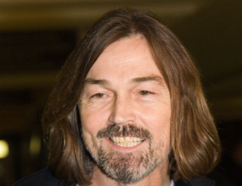 Никас Сафронов