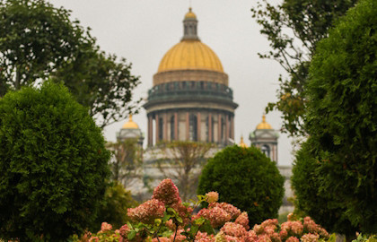 Фотопрогулка по центру Петербурга: дворы и парадные, легенды и крыша
