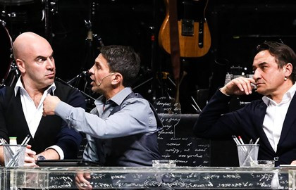 Cцена из «Письма и песни мужчин среднего возраста»