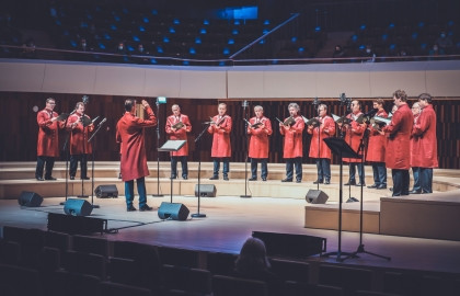 Scene from «Светлана Крючкова & Хор Данилова Монастыря. Любви небесной образ»