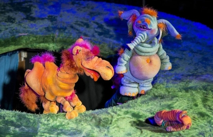 Слоненок-турист