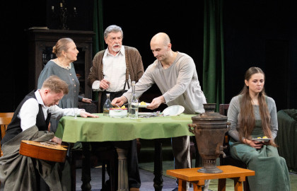 Cцена из «Мещане»