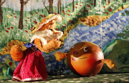 Тётушка Луша и колобок Ванюша