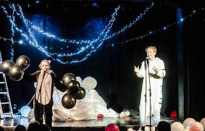 Дед Мороз и Снегурочка в сказке о дружбе Тигрёнка и Медвежонка