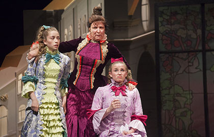 Scene from «Доходное место»