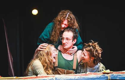 Scene from «1/3 сестры»