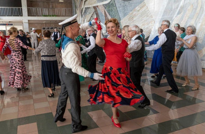 Май-весельчак