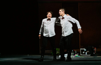 Scene from «Двое в лифте, не считая текилы»