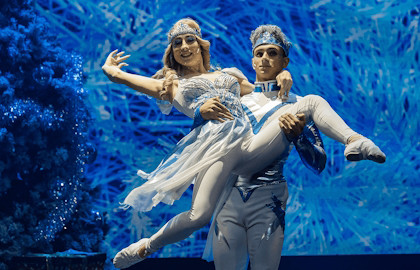 Как зажечь елку