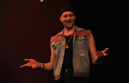 Cцена из «Квартирник»