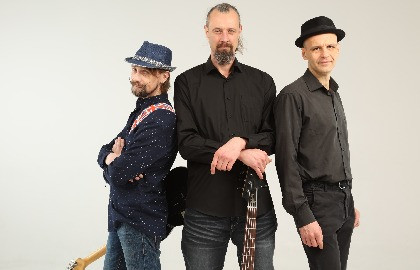 Любимые песни нашего детства: семейный акустический рейс на «Rock Hit Neva»